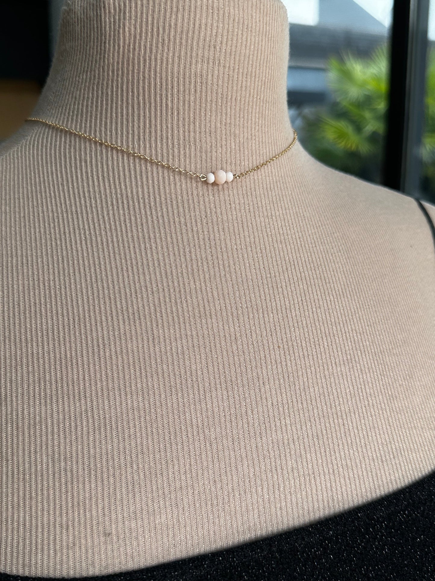 Collier dos perles de rocaille et cristal, en acier ou laiton or, argent ou rosegold collection Ateliersdisa