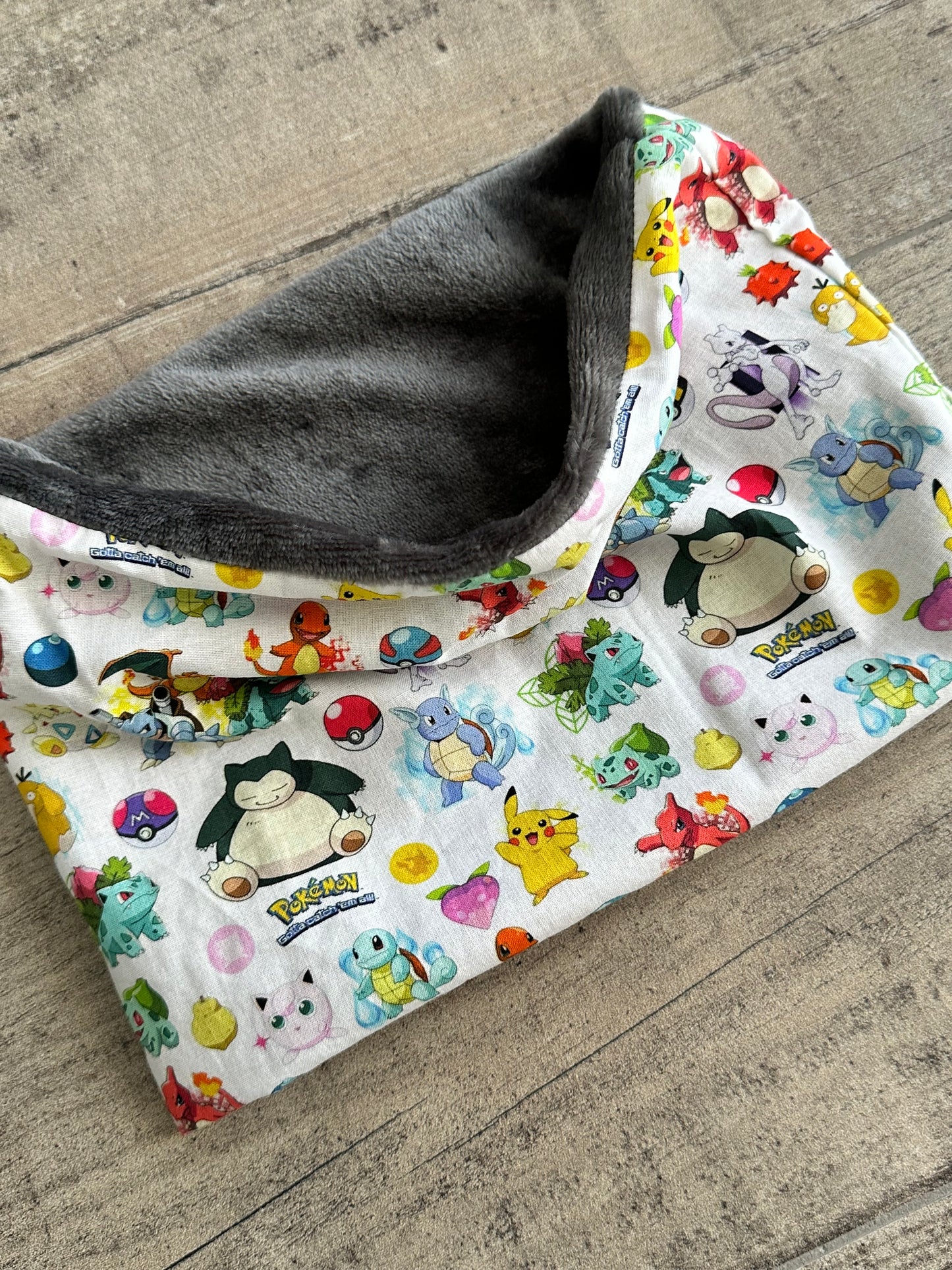 Snood cache cou enfant motifs Pokemon - Ateliersdisa
