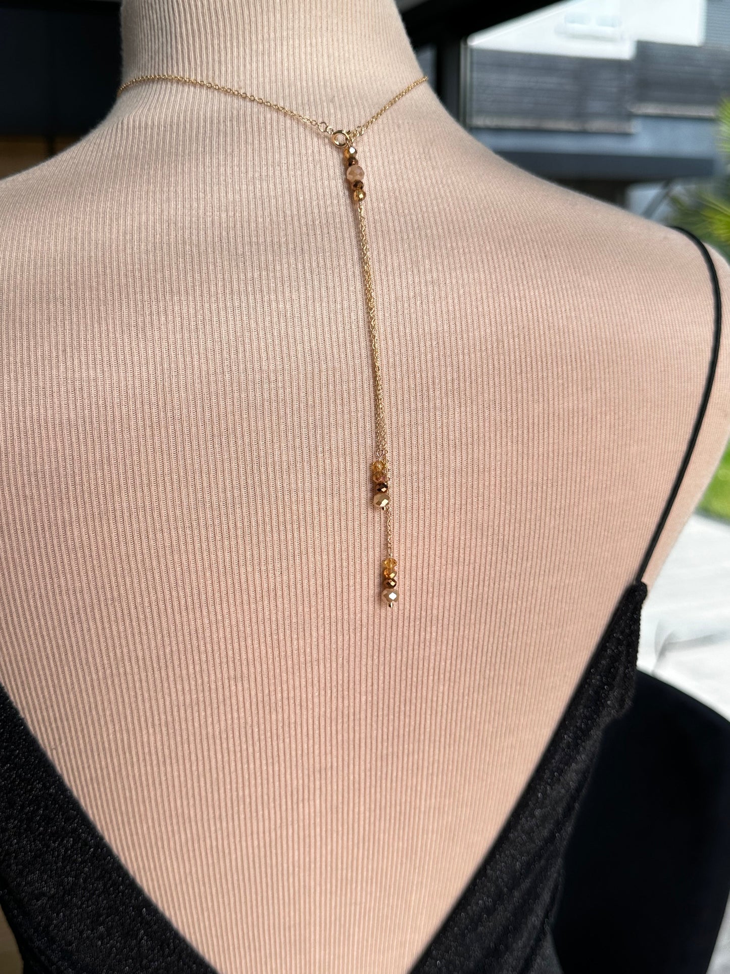 Collier dos perles de rocaille et cristal, en acier ou laiton or, argent ou rosegold collection Ateliersdisa