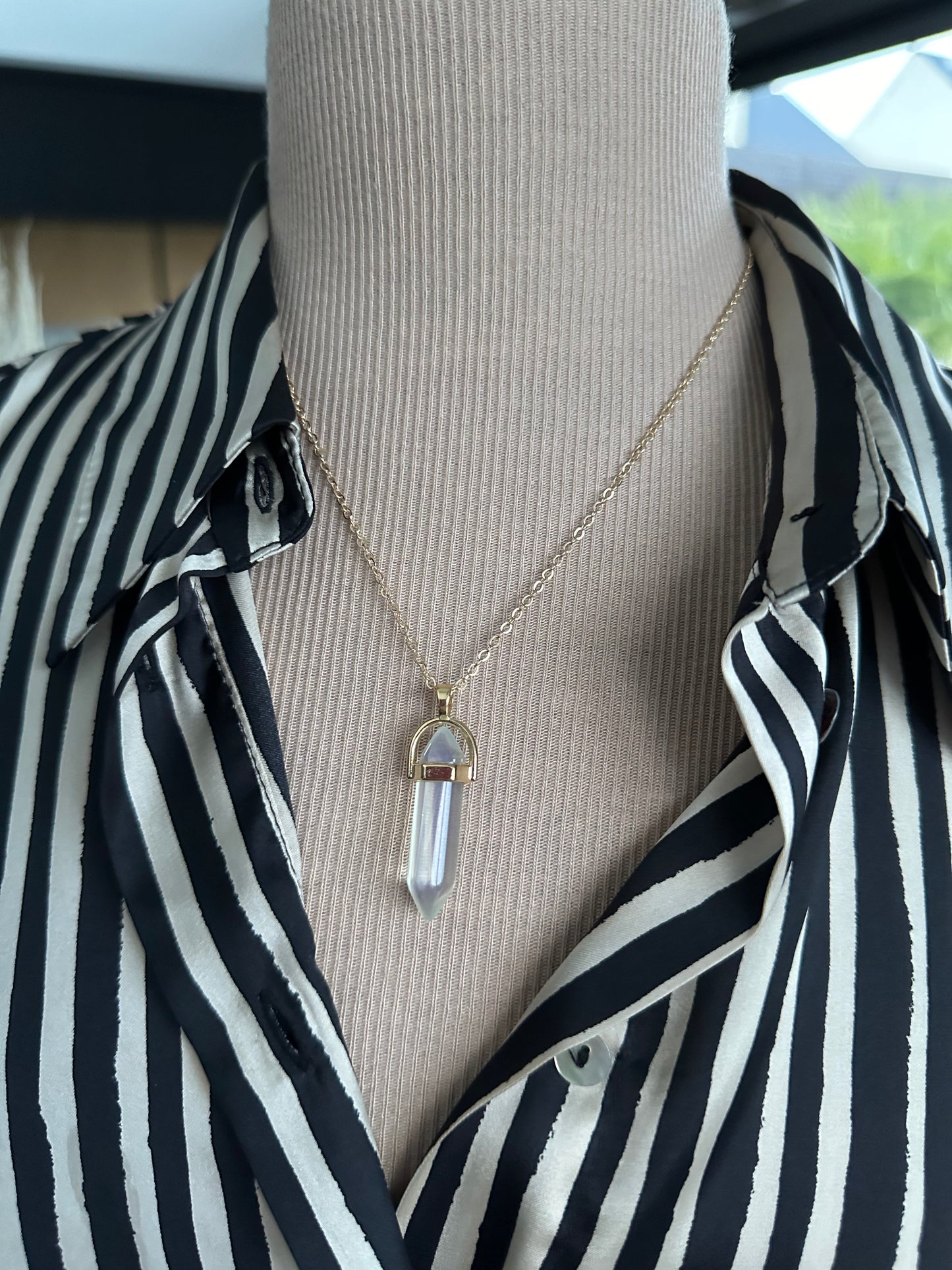 Collier pendentif cylindre en résine avec chaînette réglable - Ateliersdisa