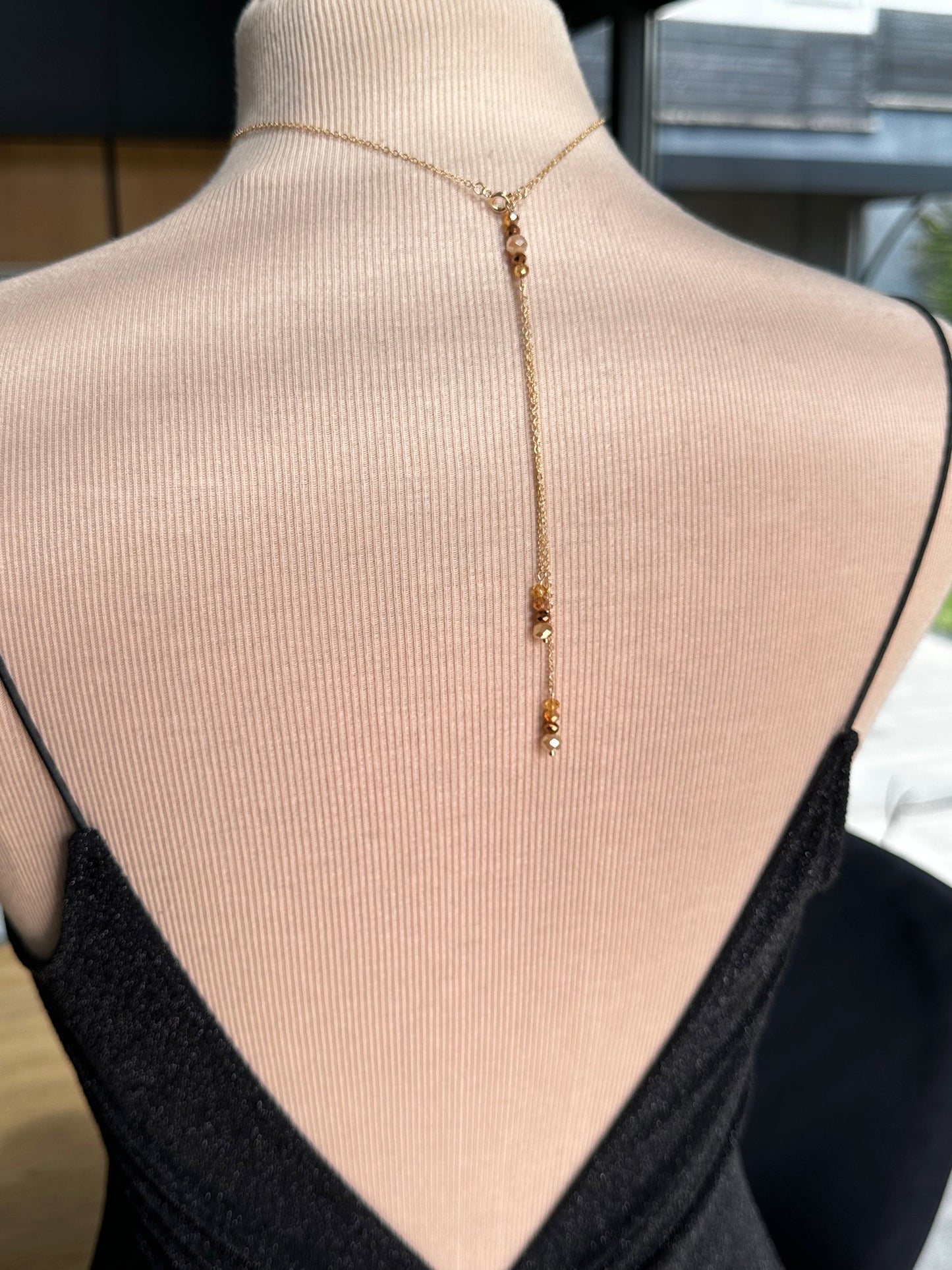 Collier dos perles de rocaille et cristal, en acier ou laiton or, argent ou rosegold collection Ateliersdisa