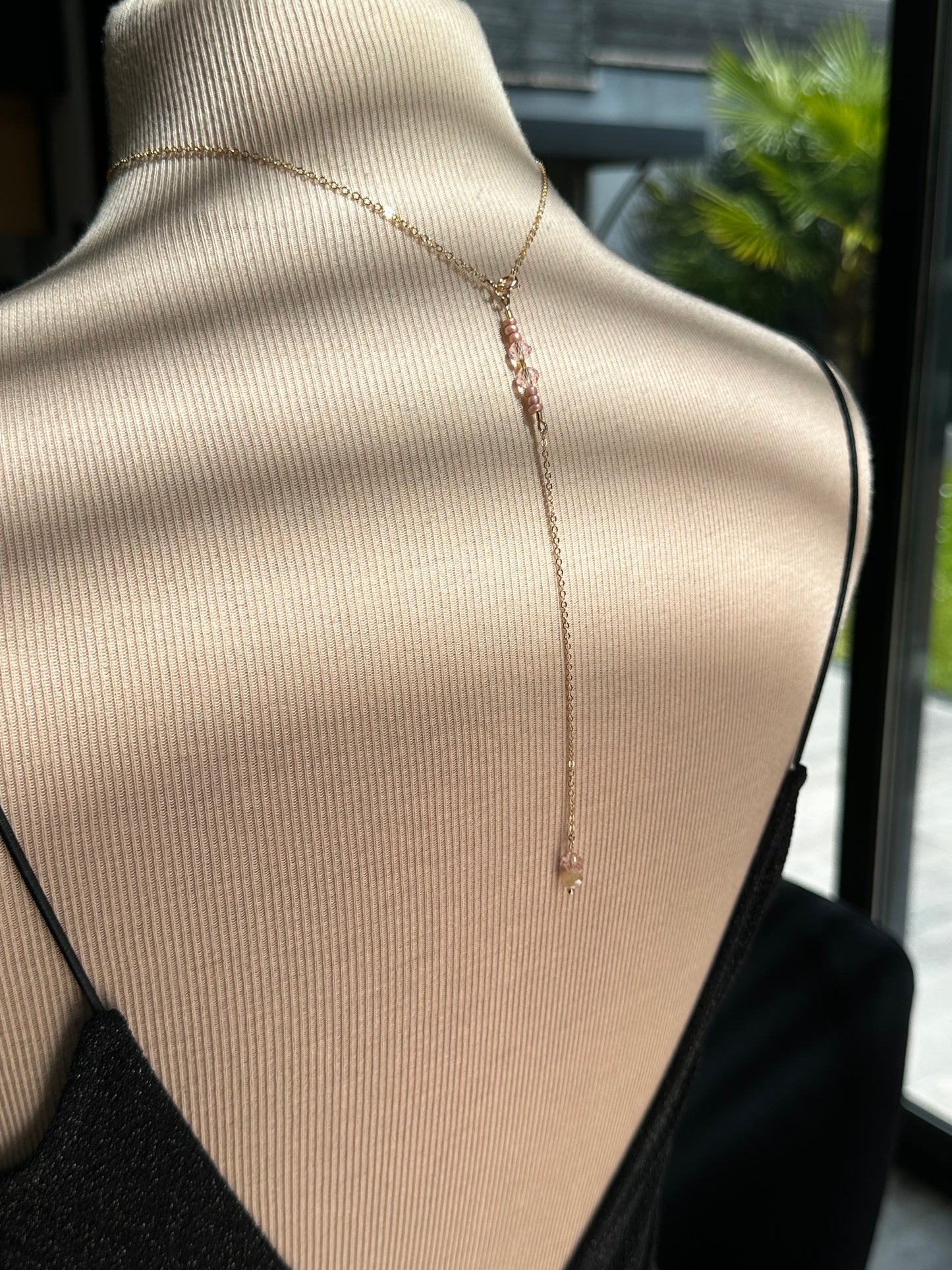 Collier dos perles de cristal, en acier ou laiton or, argent ou rosegold collection Ateliersdisa