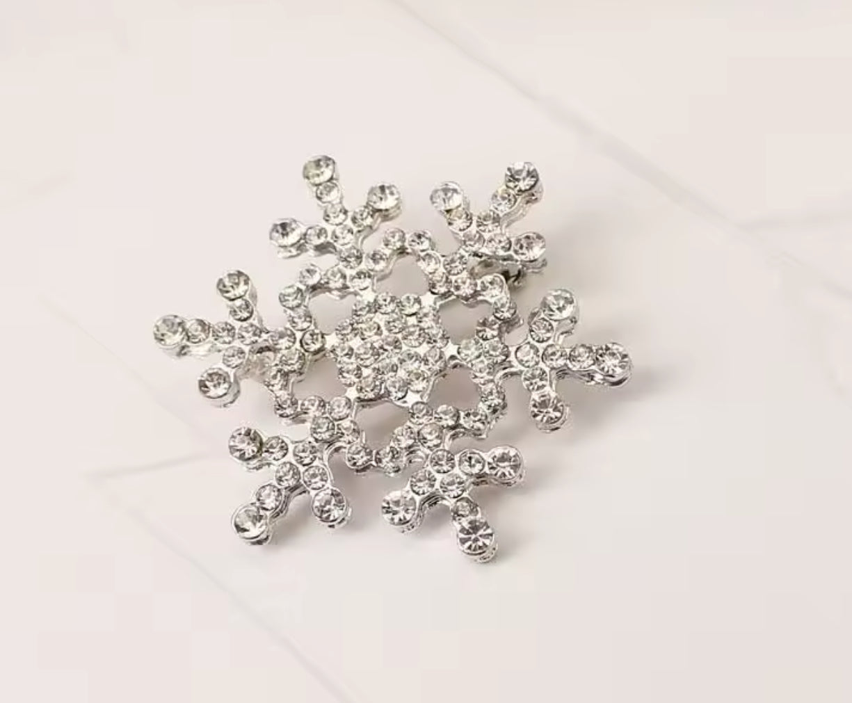 Broches fantaisie élégantes - Strass, cristal ou perles - Ateliersdisa