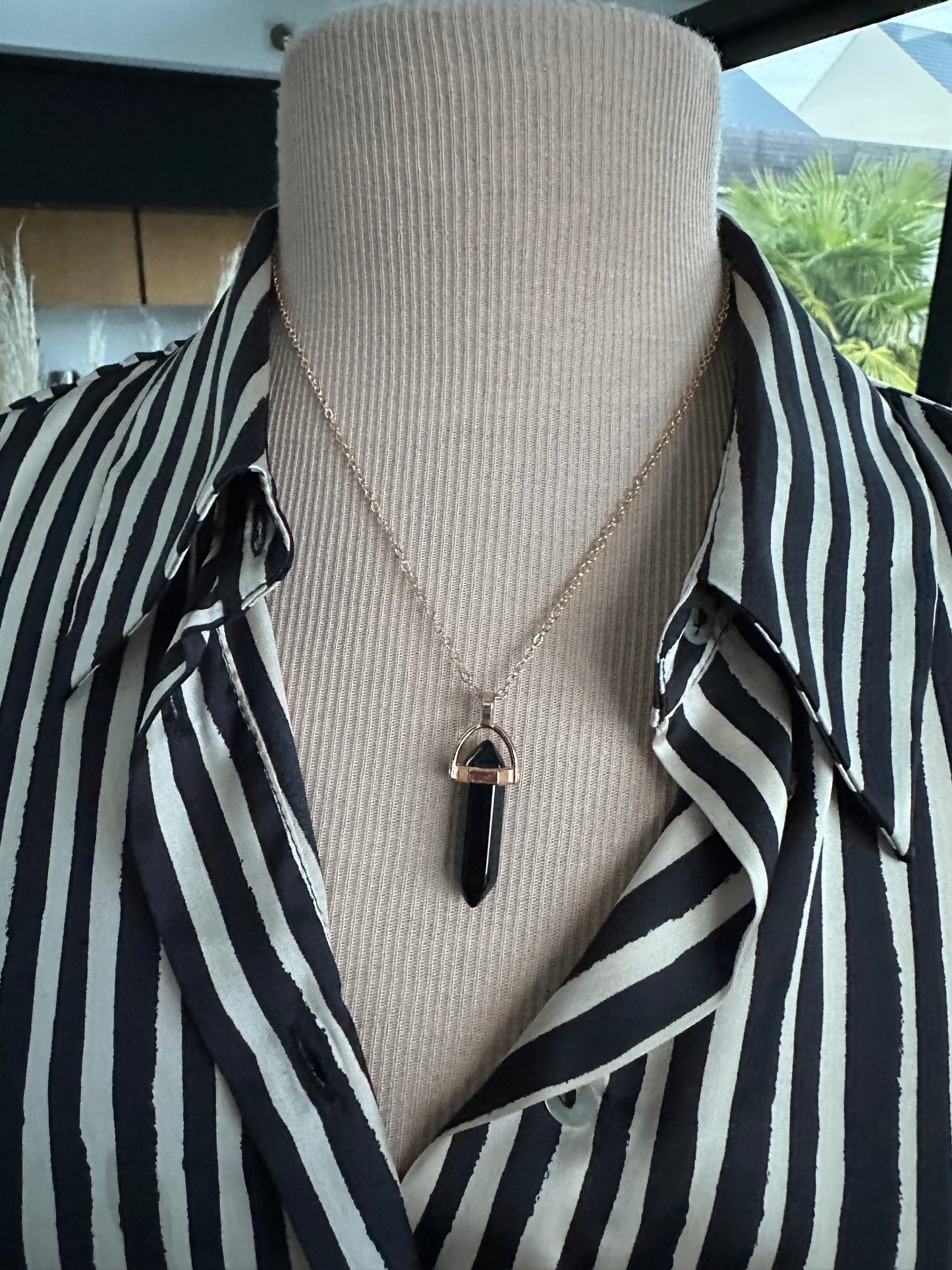 Collier pendentif cylindre en résine avec chaînette réglable - Ateliersdisa