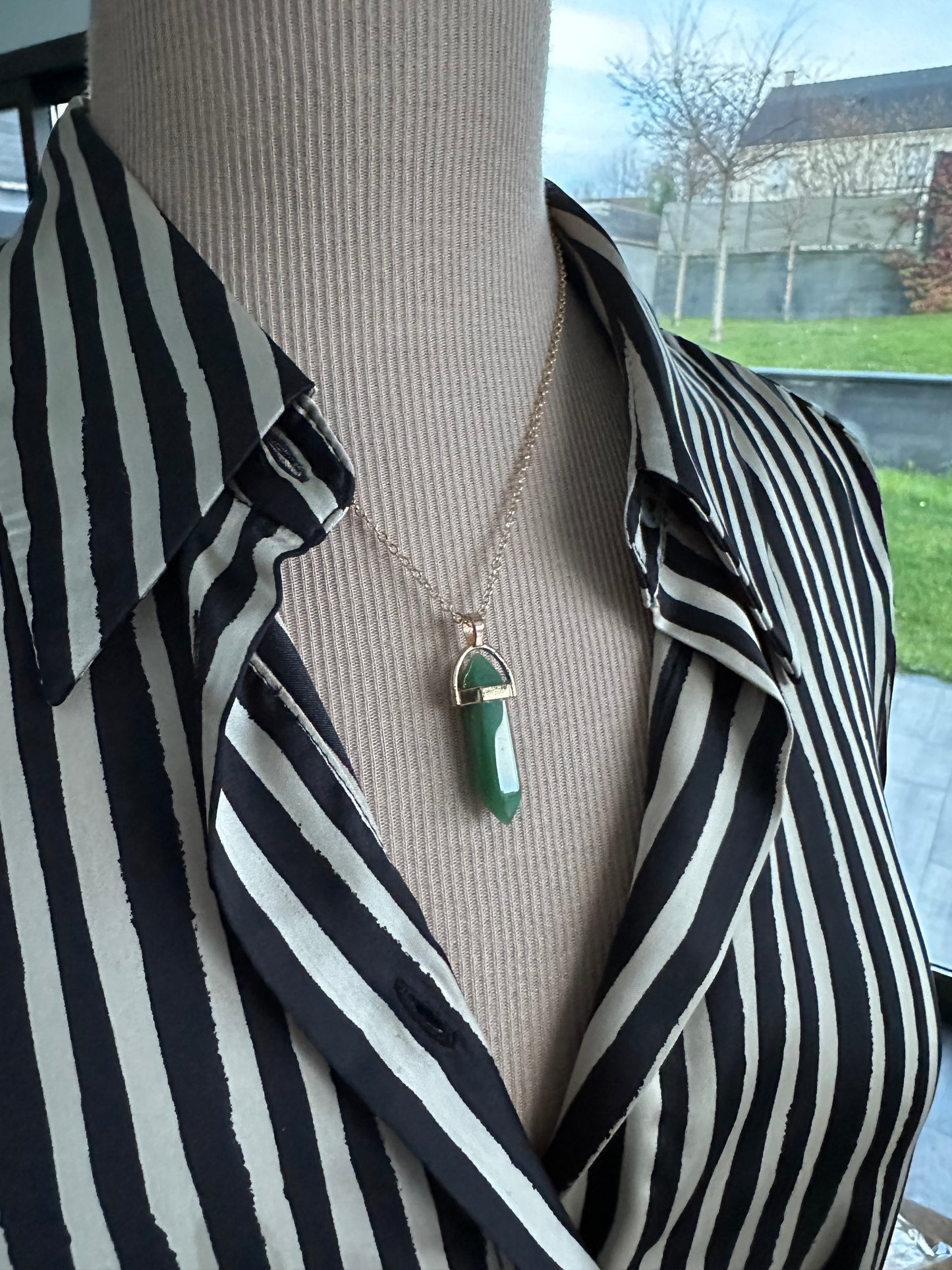 Collier pendentif cylindre en résine avec chaînette réglable - Ateliersdisa