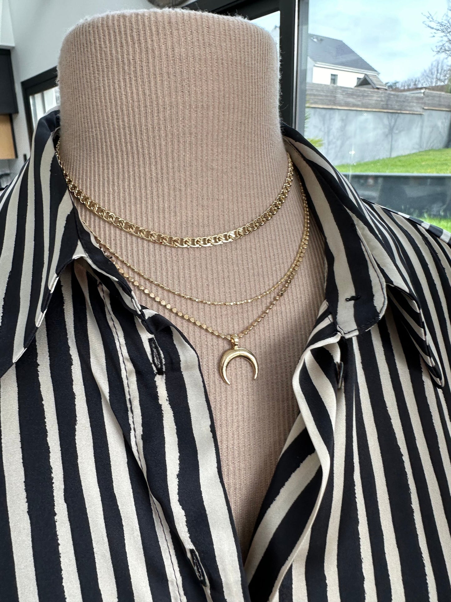 Collier 3 rangs pendentif lune corne en laiton or - Ateliersdisa