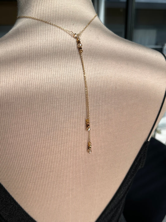 Collier dos perles de rocaille et cristal, en acier ou laiton or, argent ou rosegold collection Ateliersdisa