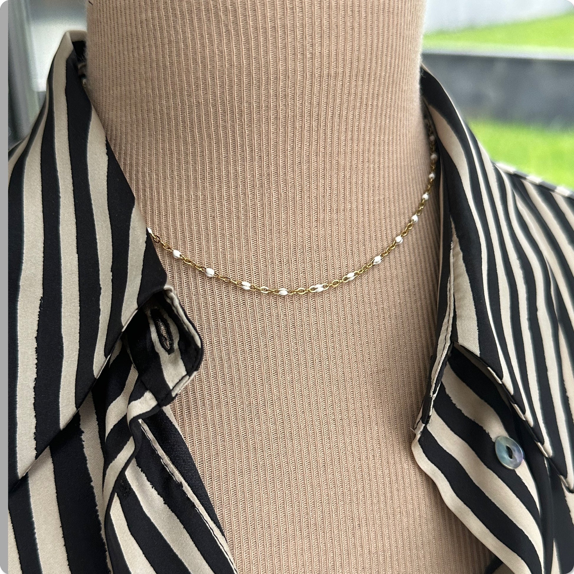 Collier or acier perles resine email - collier perles email resine or - Ateliersdisa 