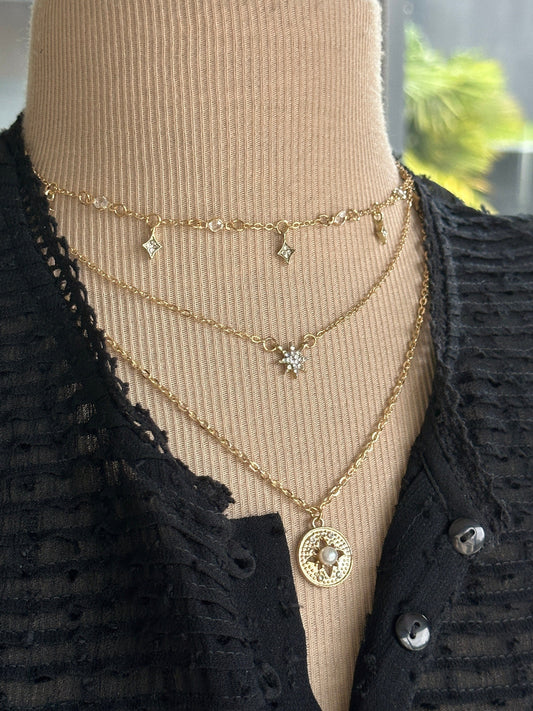 Collier 3 rangs pendentifs étoile strass, médaille et pampilles strass - Ateliersdisa